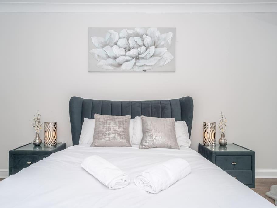 エディンバラLuxury 2Bed 2Bath Flat In City Centre- Free Parking!アパートメント エクステリア 写真
