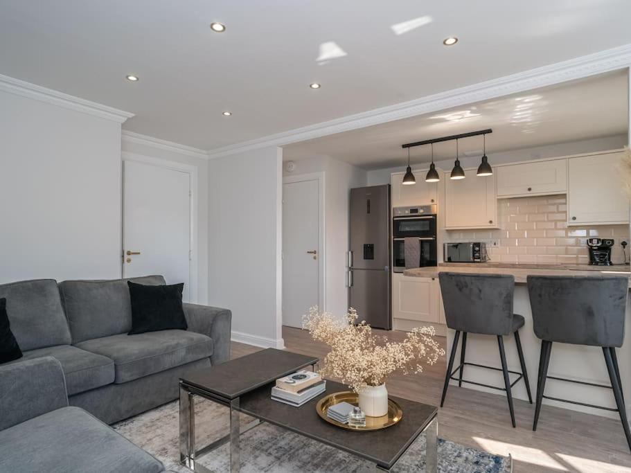 エディンバラLuxury 2Bed 2Bath Flat In City Centre- Free Parking!アパートメント エクステリア 写真