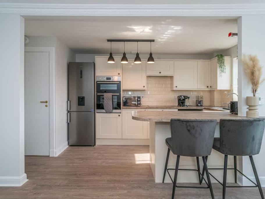 エディンバラLuxury 2Bed 2Bath Flat In City Centre- Free Parking!アパートメント エクステリア 写真