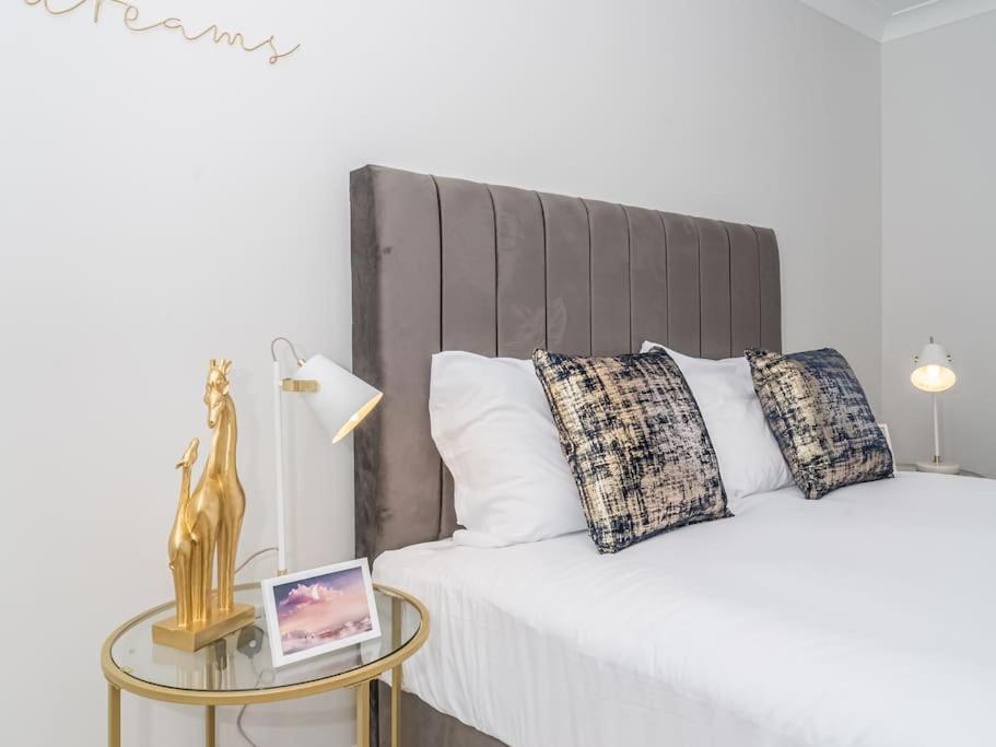 エディンバラLuxury 2Bed 2Bath Flat In City Centre- Free Parking!アパートメント エクステリア 写真