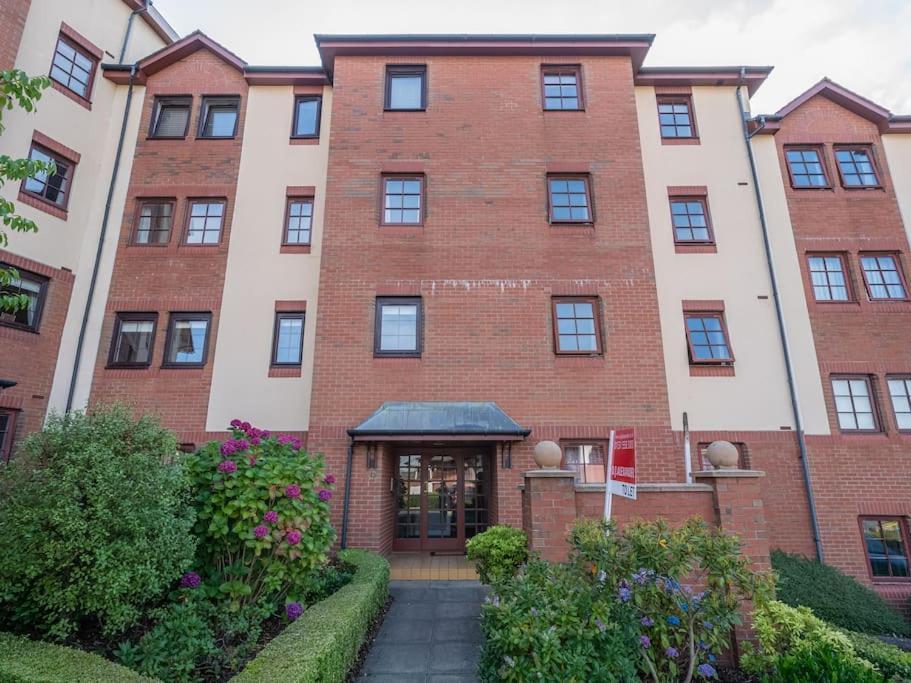 エディンバラLuxury 2Bed 2Bath Flat In City Centre- Free Parking!アパートメント エクステリア 写真