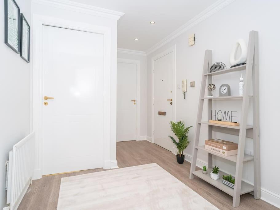 エディンバラLuxury 2Bed 2Bath Flat In City Centre- Free Parking!アパートメント エクステリア 写真